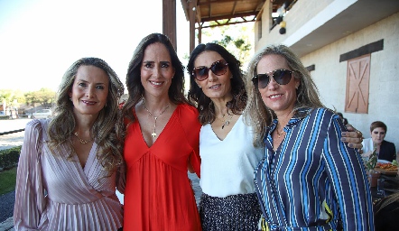  Karina Vita, Adriana Pedroza, Claudia Artolózaga y Claudia Quiroz.