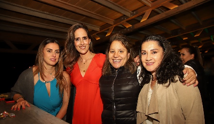  Sandra Castanedo, Adriana Pedroza, Ale Herrera y Sarita Hernández.