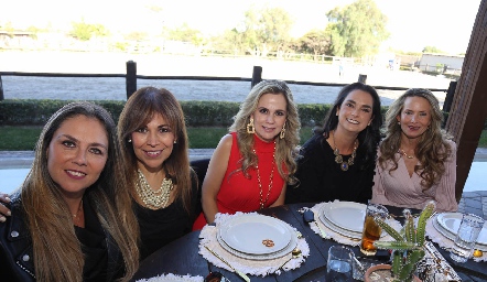  Beatriz Villegas, Adriana Rueda, Paty Ruiz, Maricel Gutiérrez y Karina Vita.