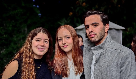  Lorena Hernández, Alejandra Ocaña y Diego Zepeda.