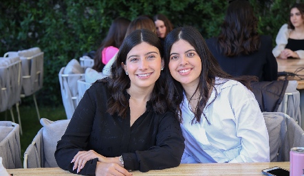  Ana Paula García y Pily Aguilar.