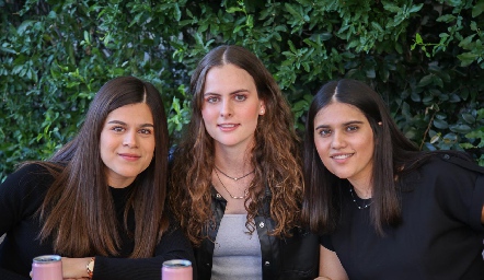  María Carreón, María Benavente y Amalia Díaz de León.
