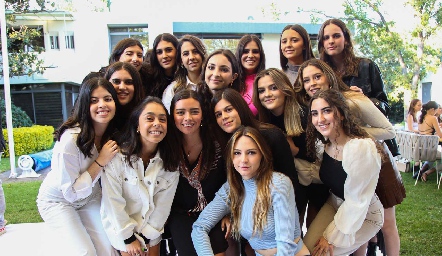  Ana Martha Ocaña con sus mejores amigas.