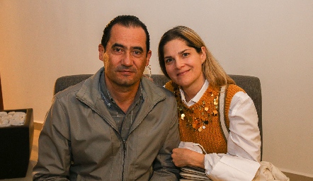  Guillermo Abud y Victoria Canseco.
