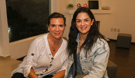  Lourdes Ortega y Daniela Gutiérrez.