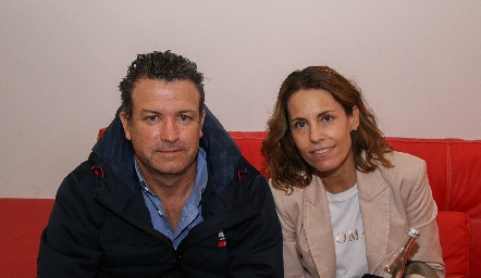  Gianfranco Pizzuto y Alejandra Allende.
