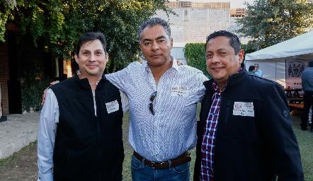  Milton, Abraham Méndez y Juan Carlos Negrete.