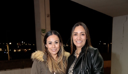  Paloma Tobías y Karina Hernández.