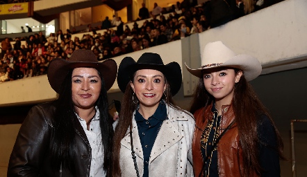  Araceli Godina, Priscila Villarued y Sofía Martínez.
