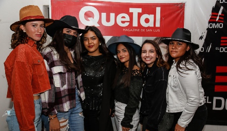  Mariana Ortiz, Valeria González, Isabella Iriza, Regina García, Carolina Meade y Regina Aguilar.