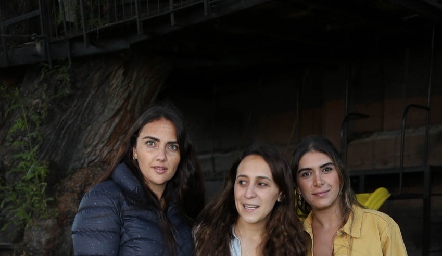  Andrea Rossel, Cristina Martínez y Mayra Díaz de León.
