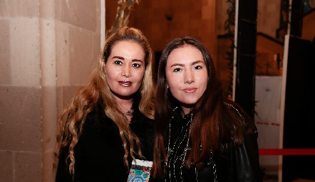  Perla Correa y Frida Marco.