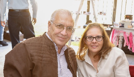  Felipe Martin y Lilia Flores.