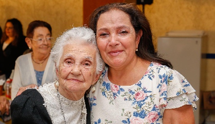  Alma Ponce de Meade, mamá de Cristina Meade.