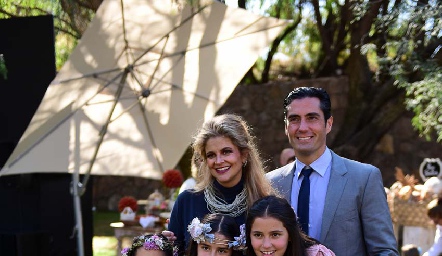  Familia Lebrija López: Lu, Rafael, Xaviera, Carlota y Lu.