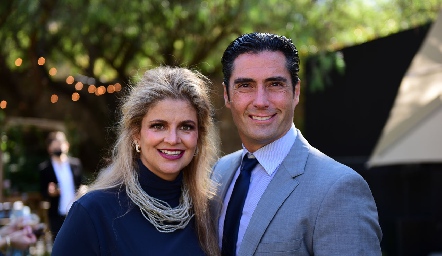 Lourdes López y Rafael Lebrija.