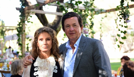 Lourdes Herrera y Carlos López.