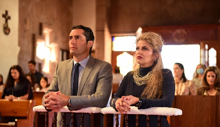  Rafael Lebrija y Lu López, papás de Carlota y Xaviera.