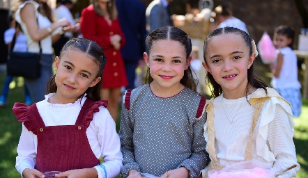Inés, Fernanda y Camila.