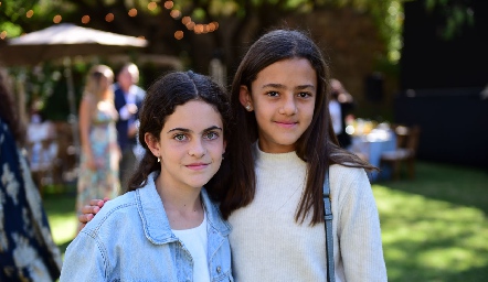 Constanza Fernández  y Valentina Fernández.