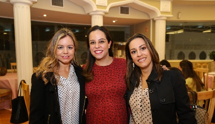  Caro Castillo, Ana Isa Torres y Sofía Gutiérrez.