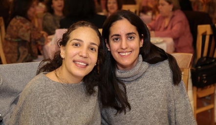  Sofía Torres y Bárbara Palau.