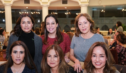  Laura Acosta, Ana Isa Torres, Gloria Acosta, Paola Suárez, Patricia Acosta y Ana Luisa Acosta.