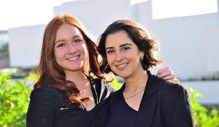 Nuria Naranjo y Lorea Gómez.