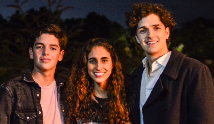 Pato Vera, Javiera Gómez y Oscar Vera.