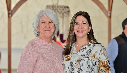  Verónica Mendizábal y Rosemary de Mendizábal.