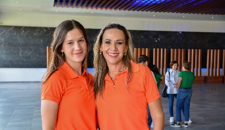 Mariana Mendizábal y Mary Carmen Ayala.