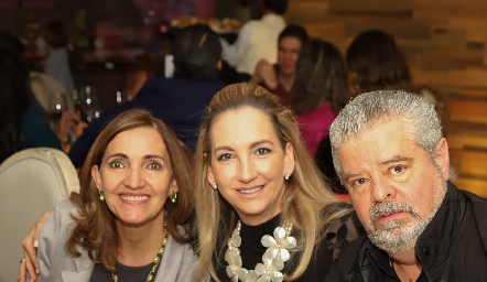 Mónica Alcalde, Elizabeth Eichelmann y Luis José Ruiz.