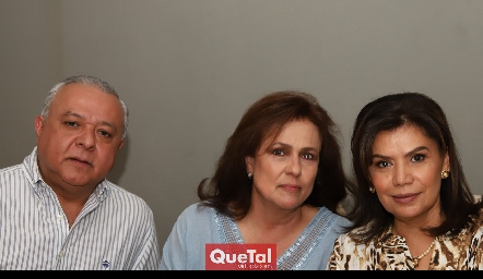 Juan Carlos Magdaleno, Magda Martínez y Tita Ruiz.