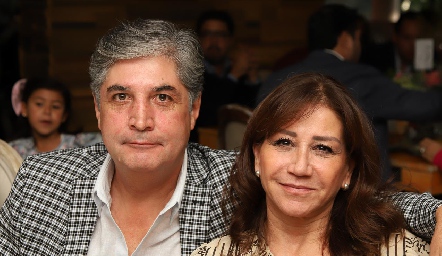 Sergio Hinojosa y Adriana Hinojosa.