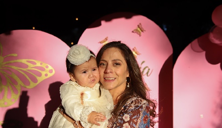  Rania Díaz con su tía Fernanda Torrescano.