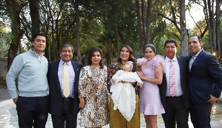 Familia Díaz Ruiz con Rania Díaz.
