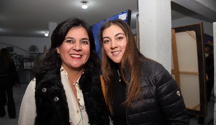 Cynthia Sánchez y Mariana Gómez.