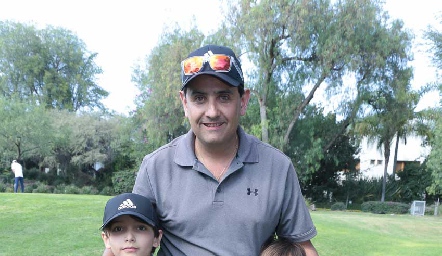  Iker, Esteban y Ander Puente.