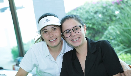  Mariana Cuesta y María Meade.