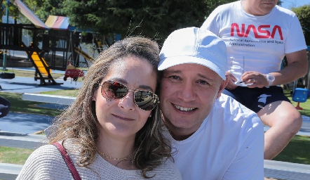  Fernanda Martínez y Emmanuel Navarro.