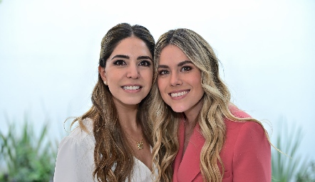  Adriana Estrada y Joselyn Córdova.