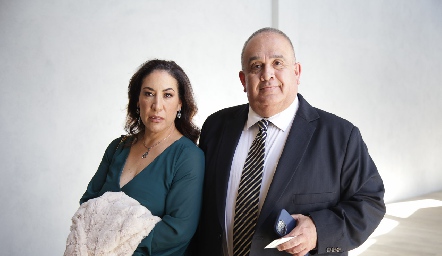  Rosa Elena Morales y Francisco Aranda.