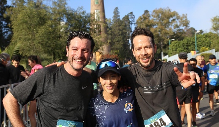  Carlos Alvarado, Sara García y Sebastián Pérez.