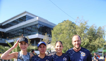  Lucero Gouyonnet, Saide Chevaile, Elisabetta Morales y Gerardo Grande.