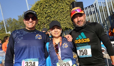  Erick Ponce, Adriana Vázquez y Armando Monsiváis.
