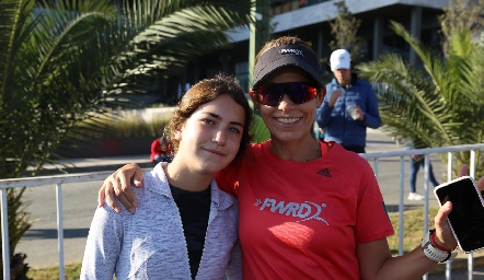  Alexa Pizzuto y Alejandra Allende.