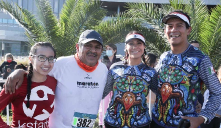  Itzel Rubio, Miguel Juárez, Liliana Cedillo y Luis Sánchez.