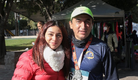  Tania Estefanía Romo y Erick Romo.