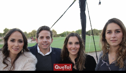  Karen Castillo, Alejandro Rueda, Montse Villanueva y Cristi Jerez.