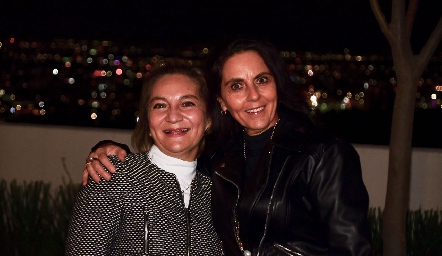 Paty González  y  Sandra Correa.